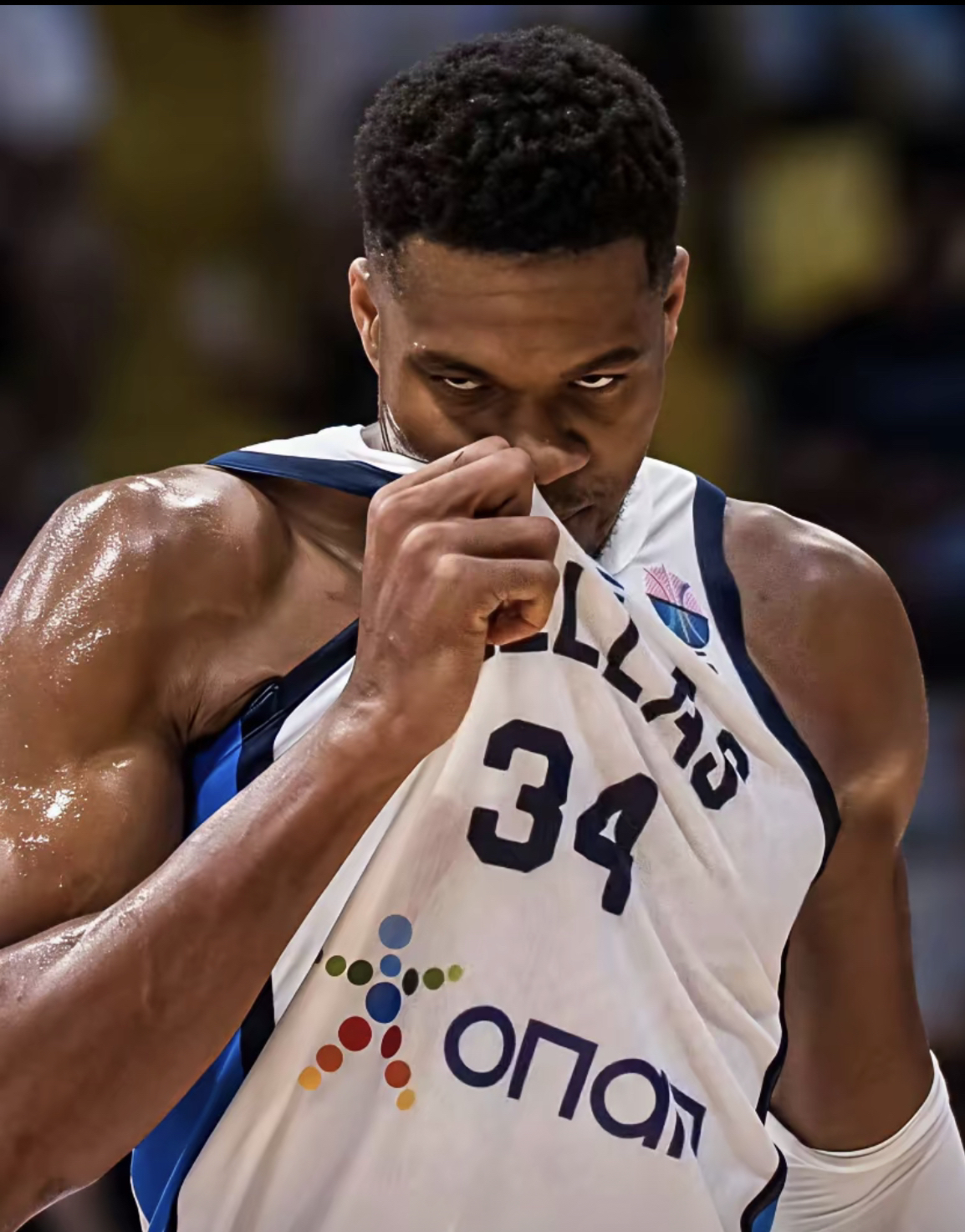 里程碑夜！圣安东尼奥马刺更衣室发声，NBA季后赛赛前刷纪录，态度坚定，阵容厚度经受考验(詹姆斯更衣室)